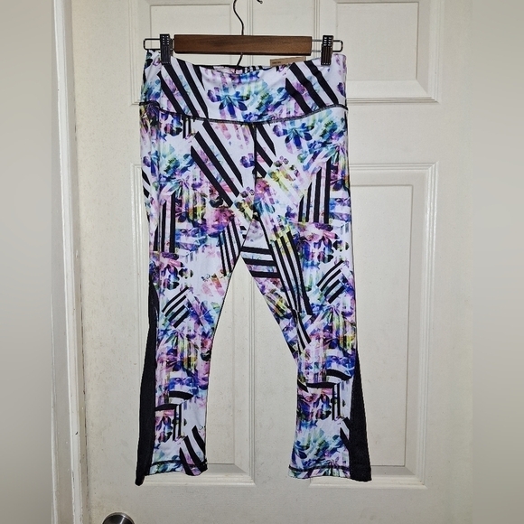 Reebok Floral capri leggings size Medium - Picture 1 of 6